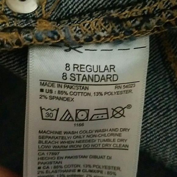 Old Navy boyfriend skinny maternity capri jeans - Picture 5 of 5